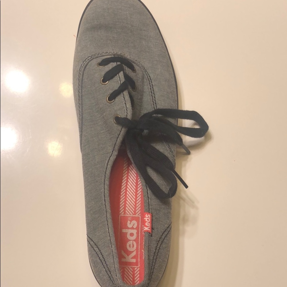 Grey keds
